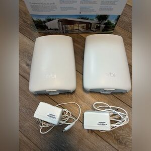 Netgear Orbi RBR50 router and RBS50 Satellite mesh home wifi